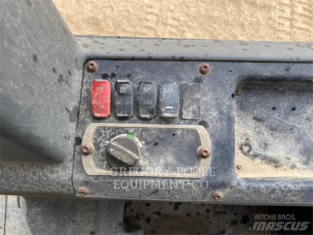 CAT D4K2LGP Buldožeri guseničari