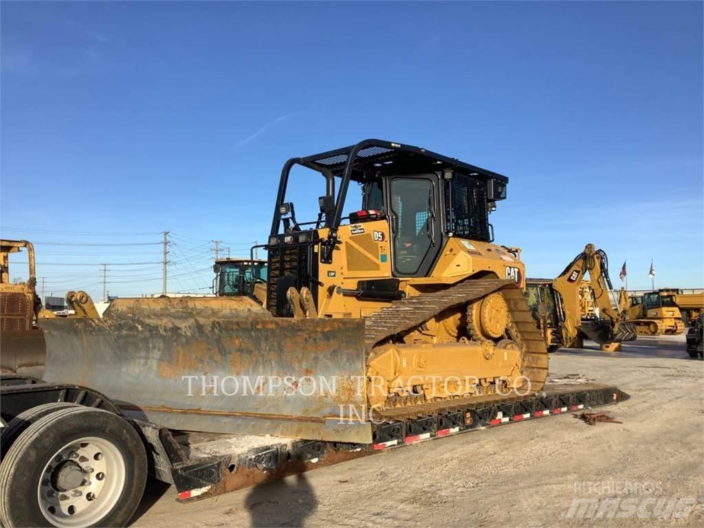 CAT D5 Buldožeri guseničari