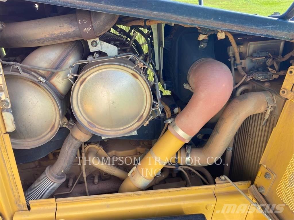 CAT D5 Buldožeri guseničari