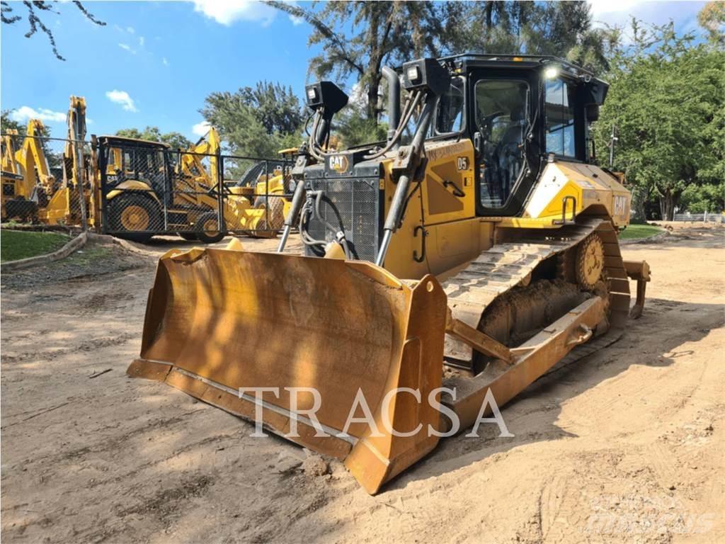 CAT D5 Buldožeri guseničari
