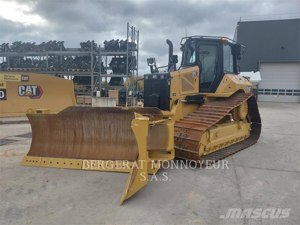CAT D5 Buldožeri guseničari