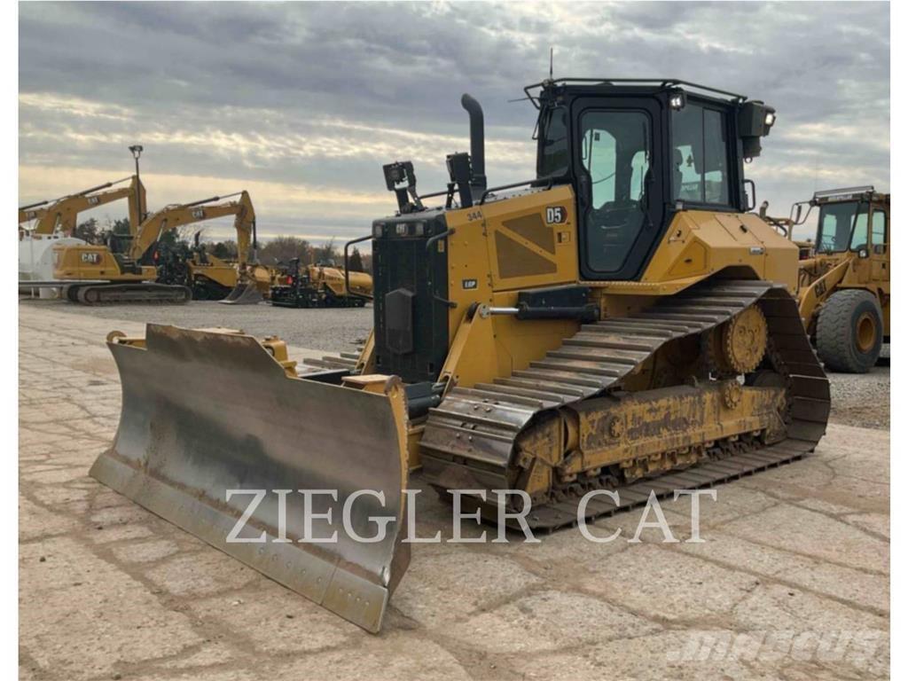CAT D5 Buldožeri guseničari