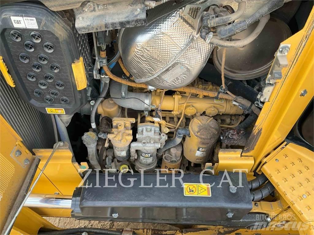 CAT D5-17LGP Buldožeri guseničari