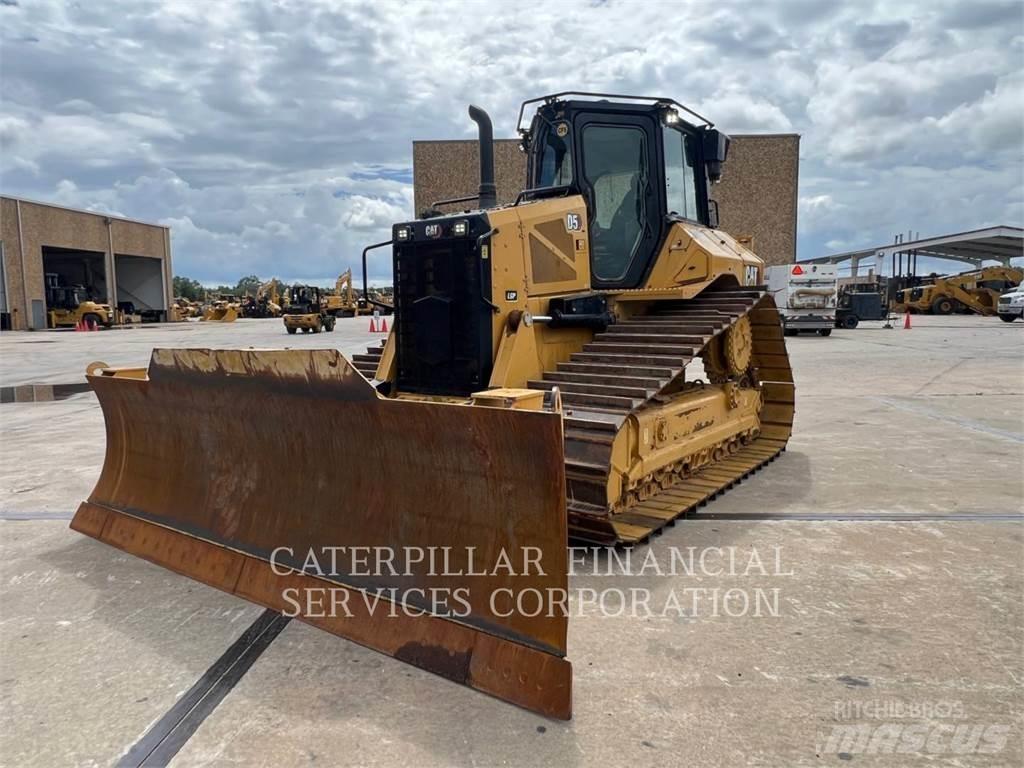 CAT D5-17VP Buldožeri guseničari