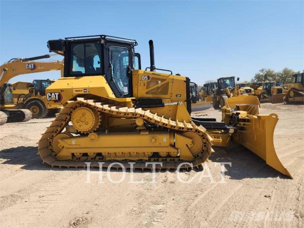 CAT D5-17VP Buldožeri guseničari