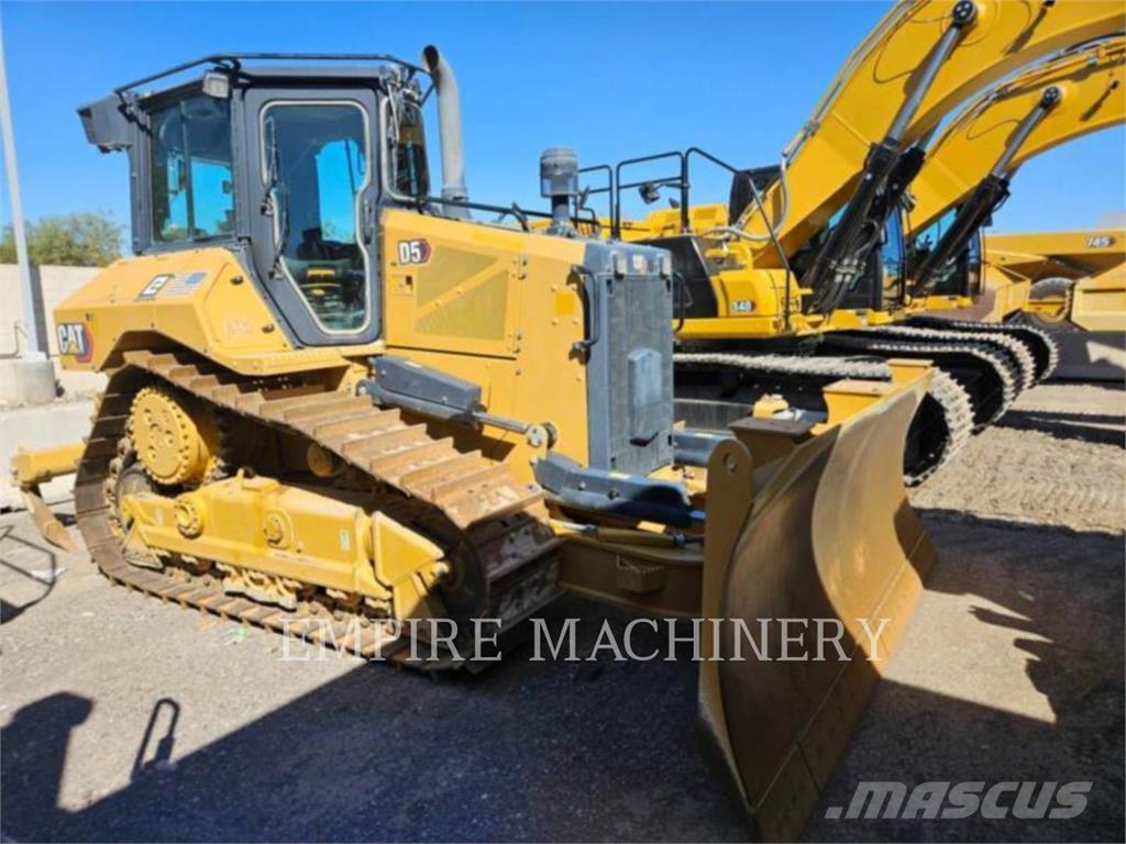 CAT D5-17VP Buldožeri guseničari