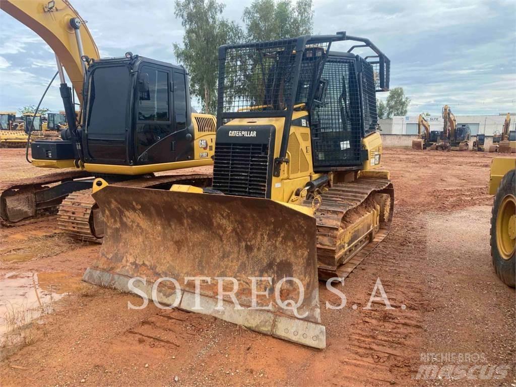 CAT D5K Buldožeri guseničari