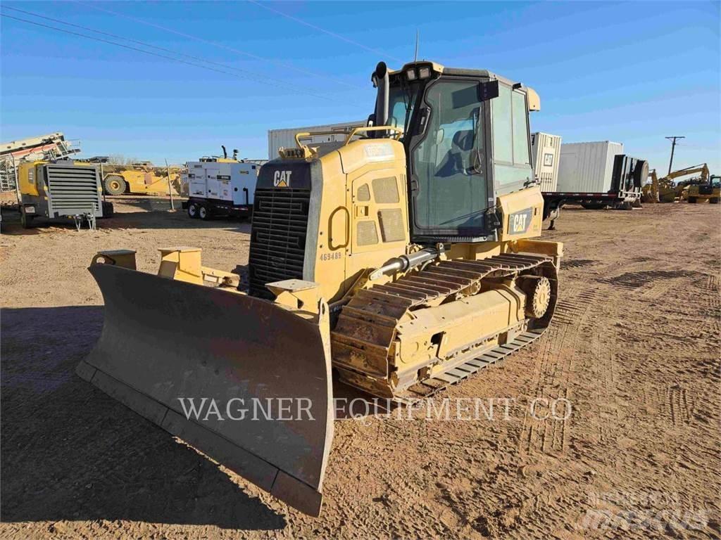 CAT D5K2 Buldožeri guseničari