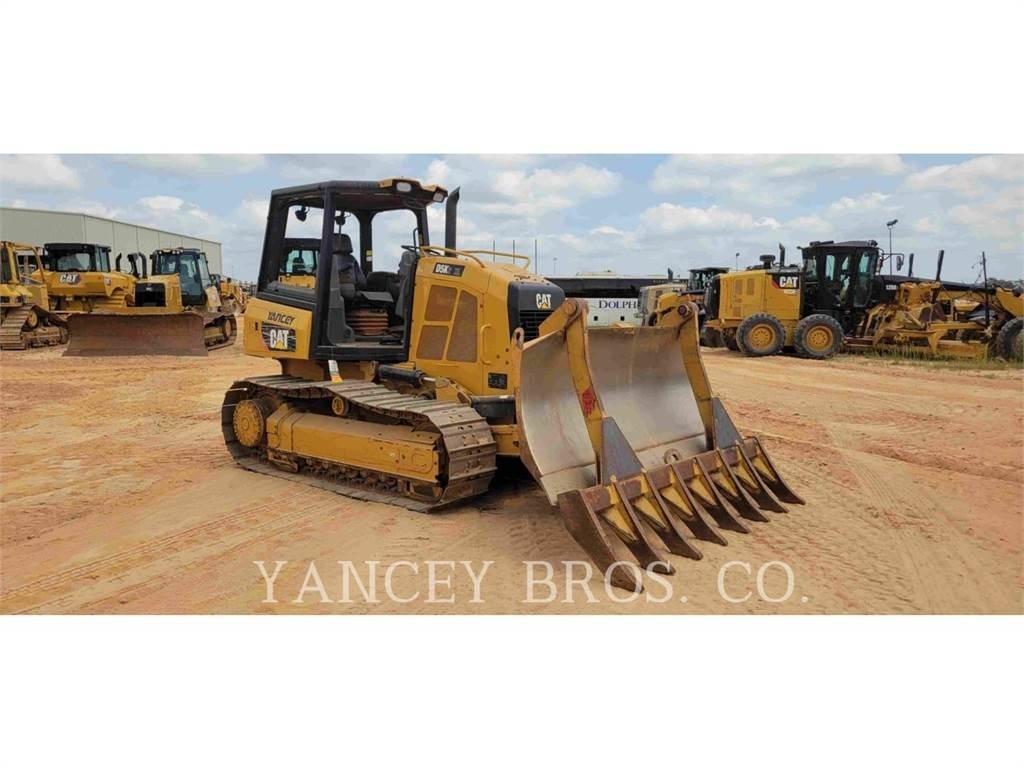 CAT D5K2 XL Buldožeri guseničari