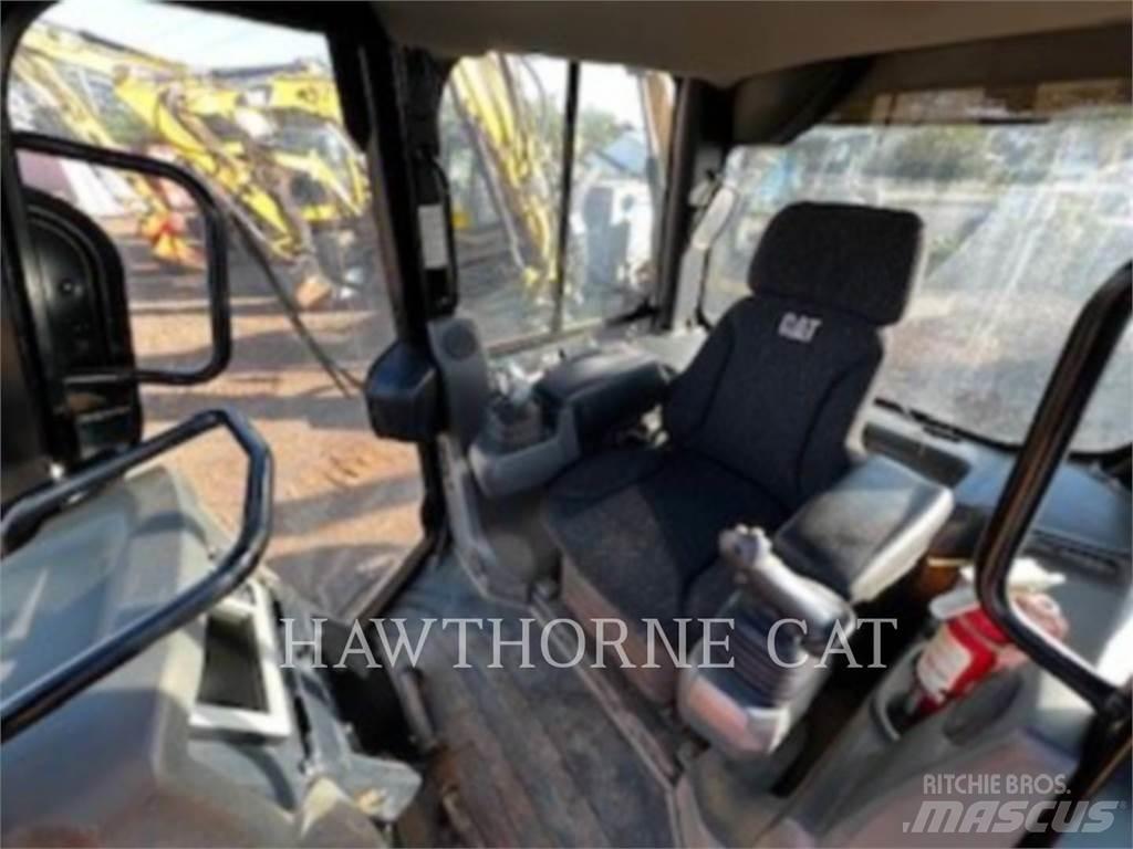 CAT D5K2 XL Buldožeri guseničari