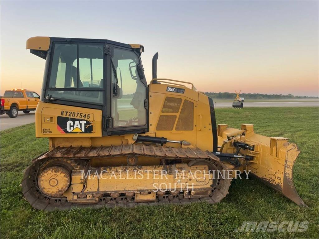 CAT D5K2LGP Buldožeri guseničari