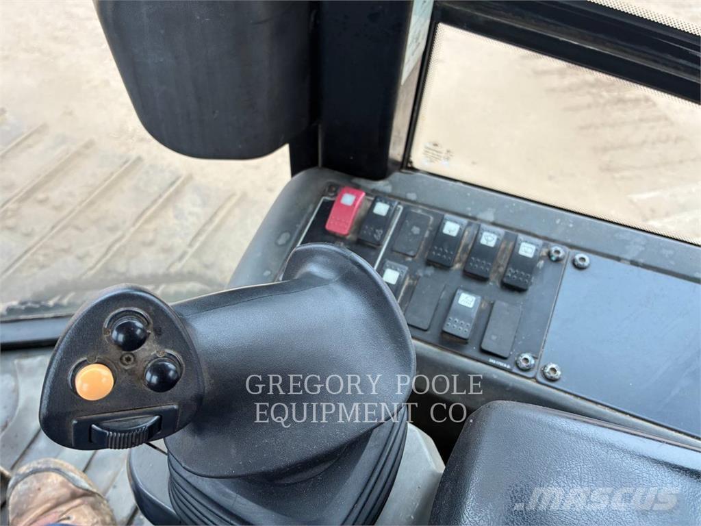 CAT D5K2LGP Buldožeri guseničari