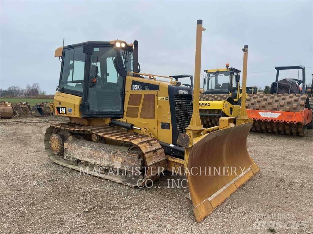 CAT D5K2XL Buldožeri guseničari