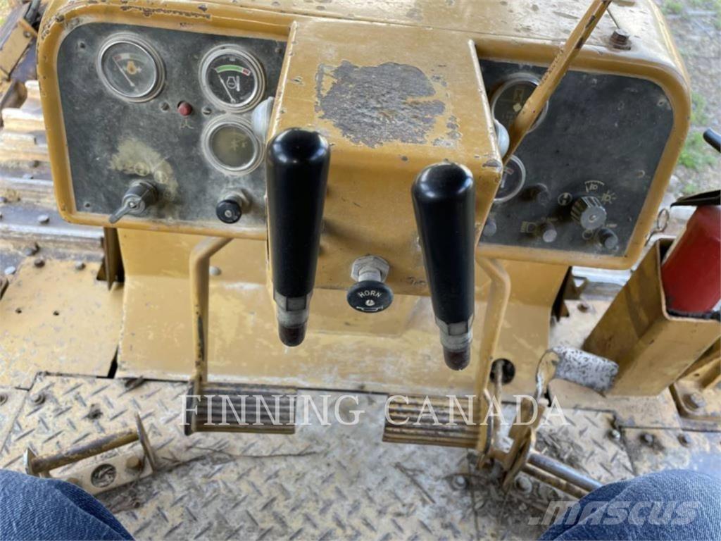 CAT D6E Buldožeri guseničari