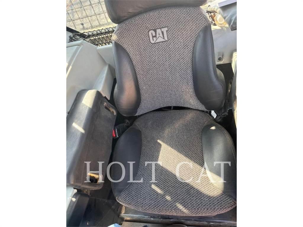 CAT D6N 3D Buldožeri guseničari