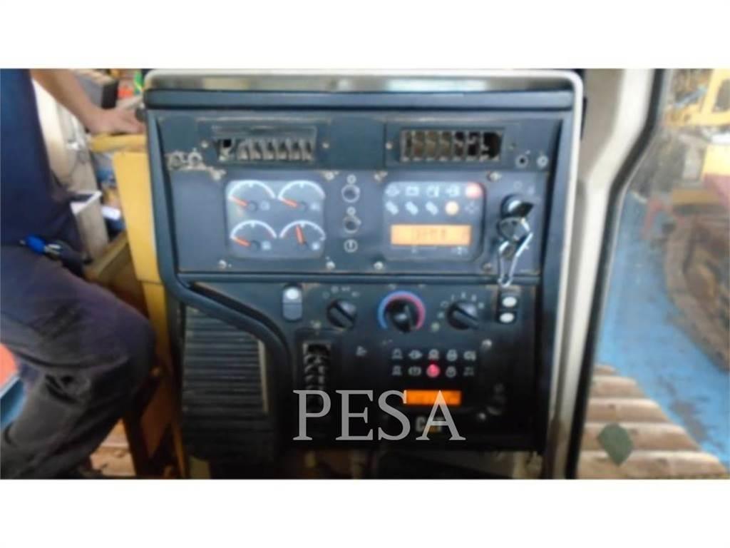CAT D6T Buldožeri guseničari