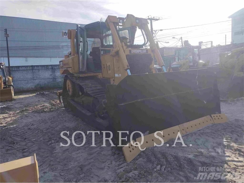 CAT D6T Buldožeri guseničari
