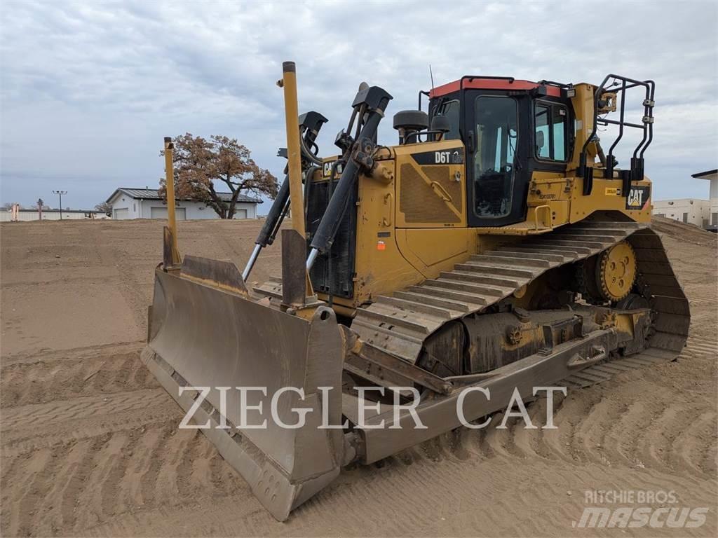 CAT D6T Buldožeri guseničari