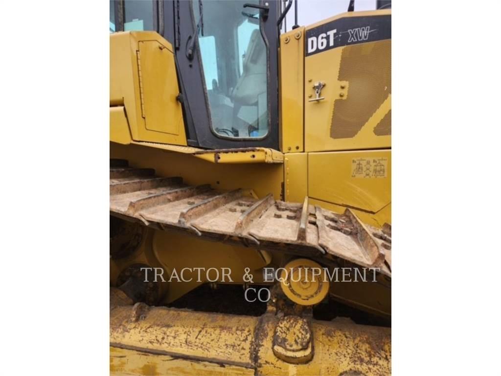 CAT D6T Buldožeri guseničari
