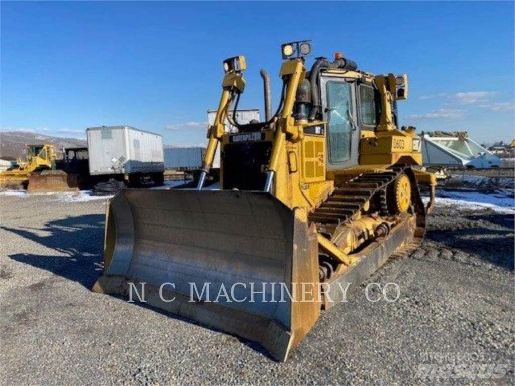 CAT D6T Buldožeri guseničari