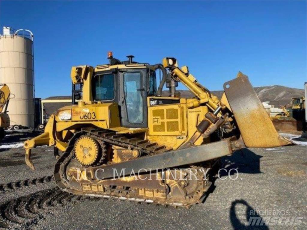 CAT D6T Buldožeri guseničari