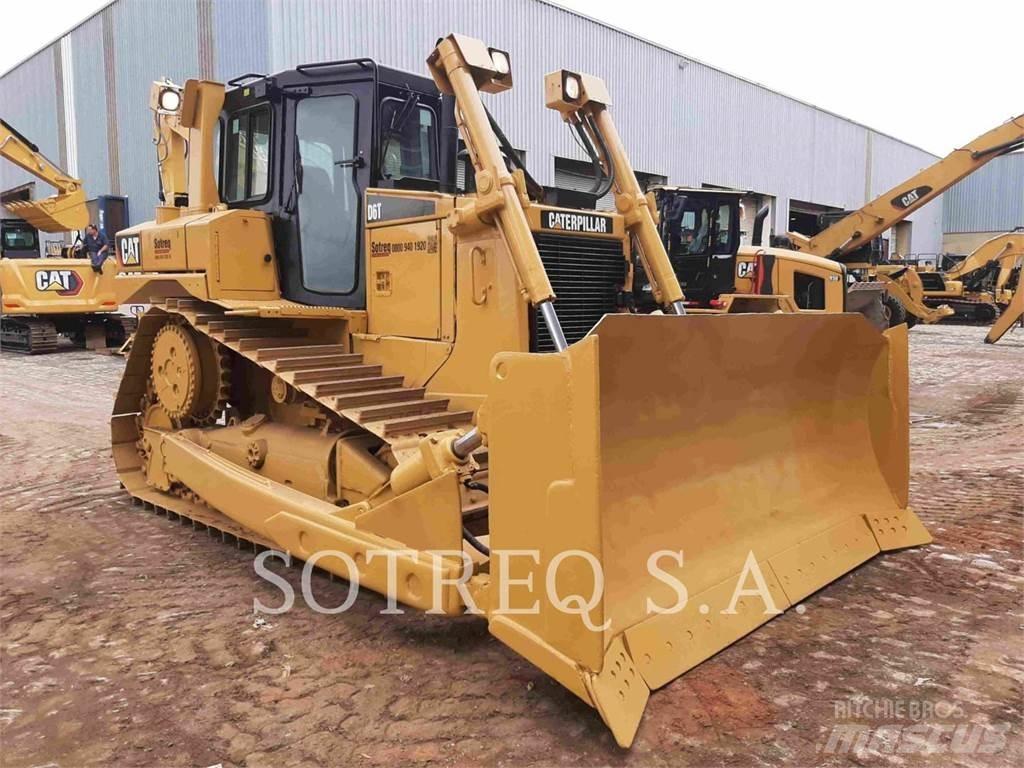 CAT D6T Buldožeri guseničari