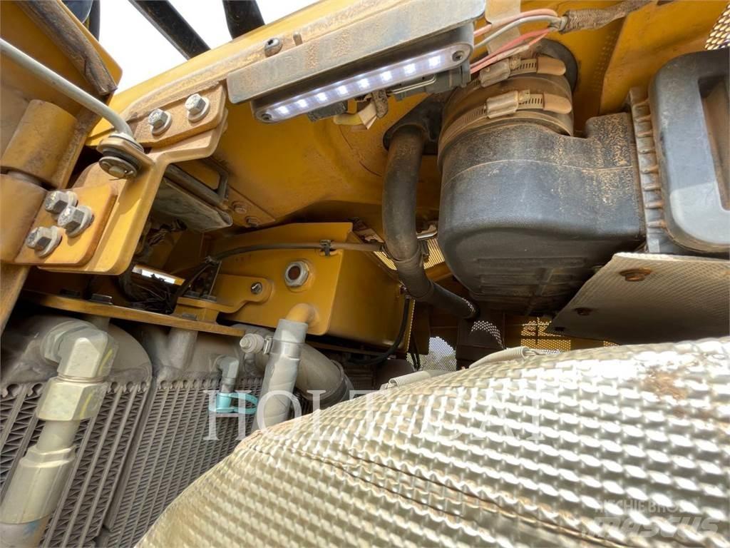 CAT D6T Buldožeri guseničari