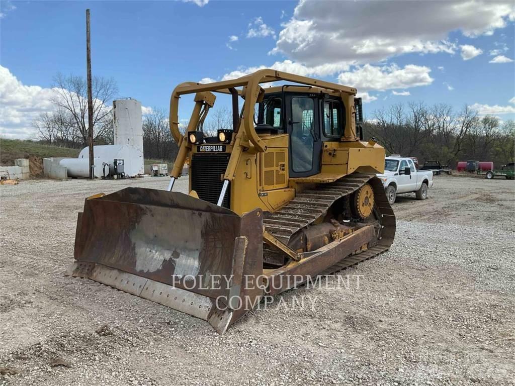 CAT D6T Buldožeri guseničari