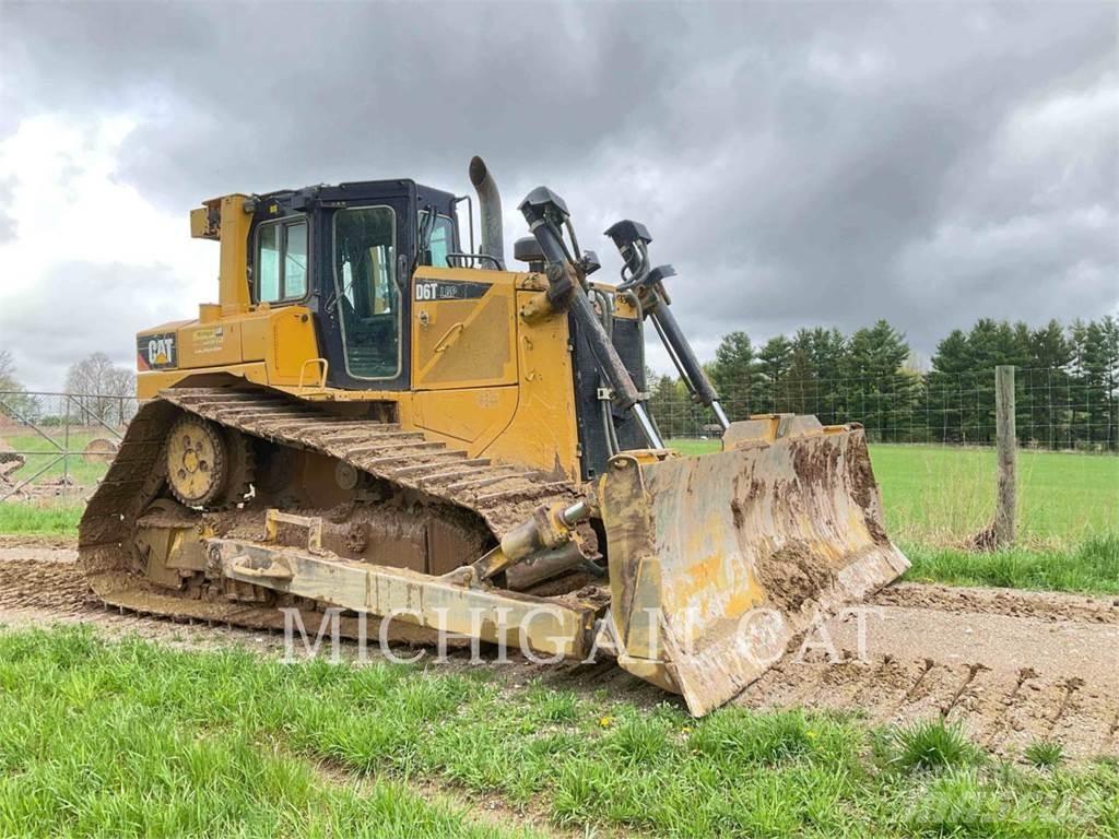 CAT D6T Buldožeri guseničari