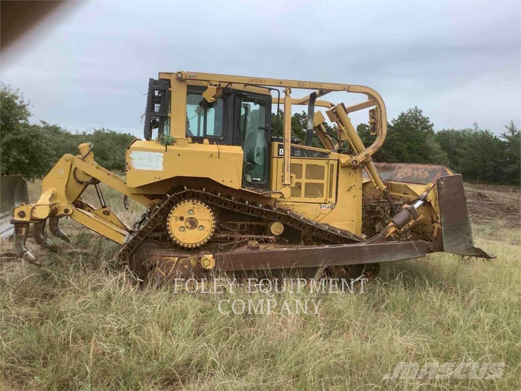 CAT D6T Buldožeri guseničari