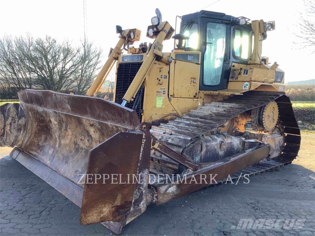 CAT D6T Buldožeri guseničari