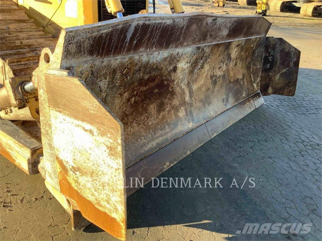 CAT D6T Buldožeri guseničari