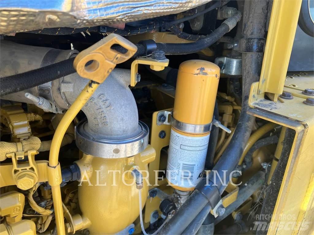 CAT D6T LGPPAT Buldožeri guseničari