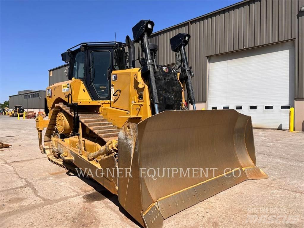 CAT D7 Buldožeri guseničari