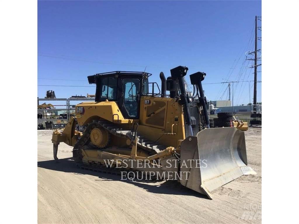 CAT D7 Buldožeri guseničari
