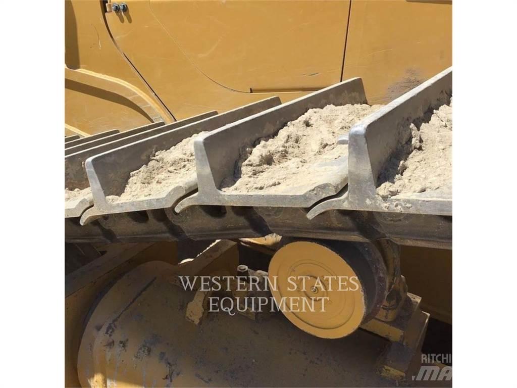 CAT D7 Buldožeri guseničari