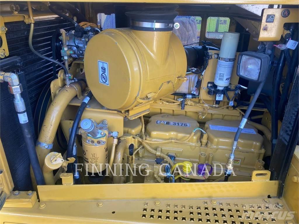 CAT D7R II Buldožeri guseničari