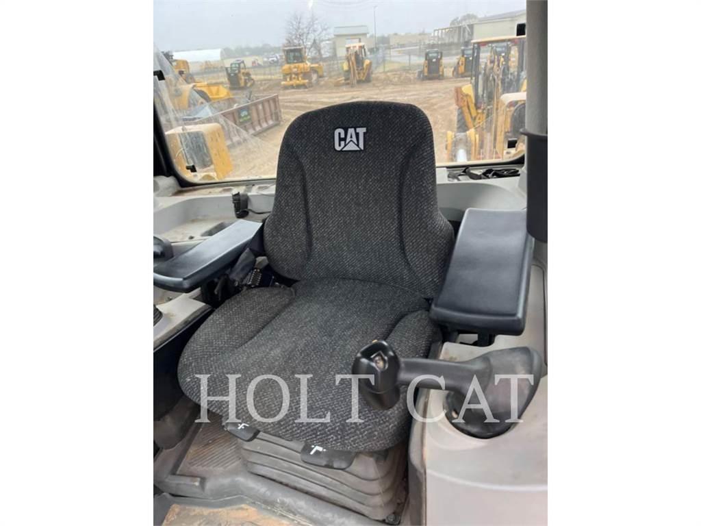 CAT D8 Buldožeri guseničari