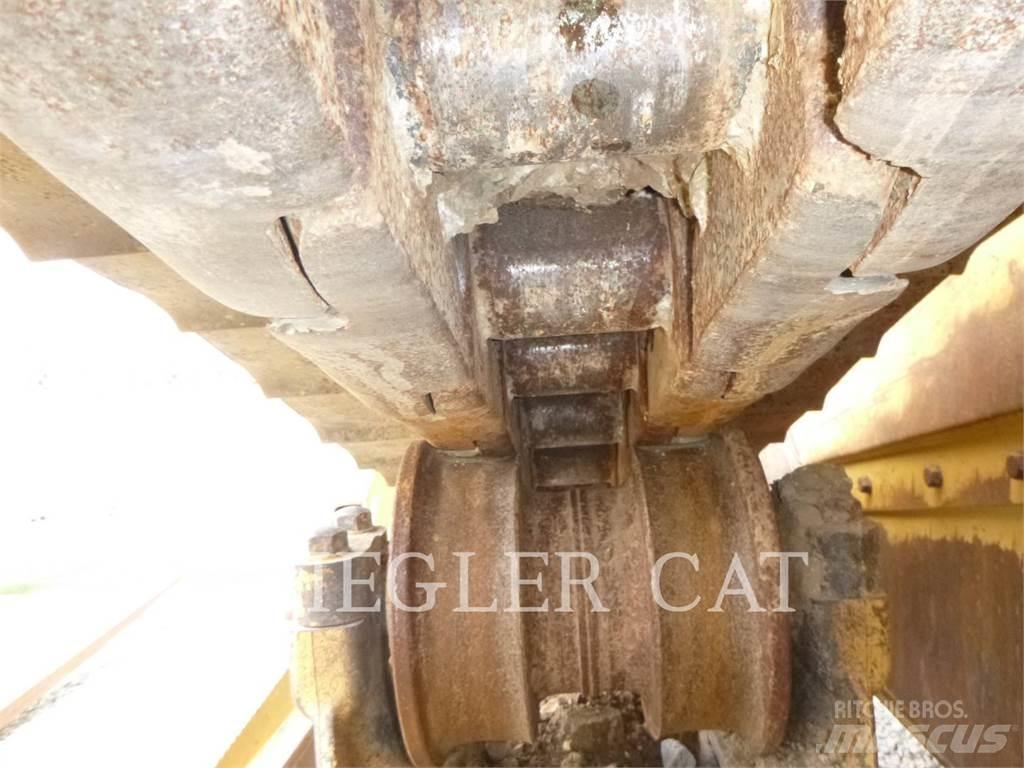CAT D8T Buldožeri guseničari