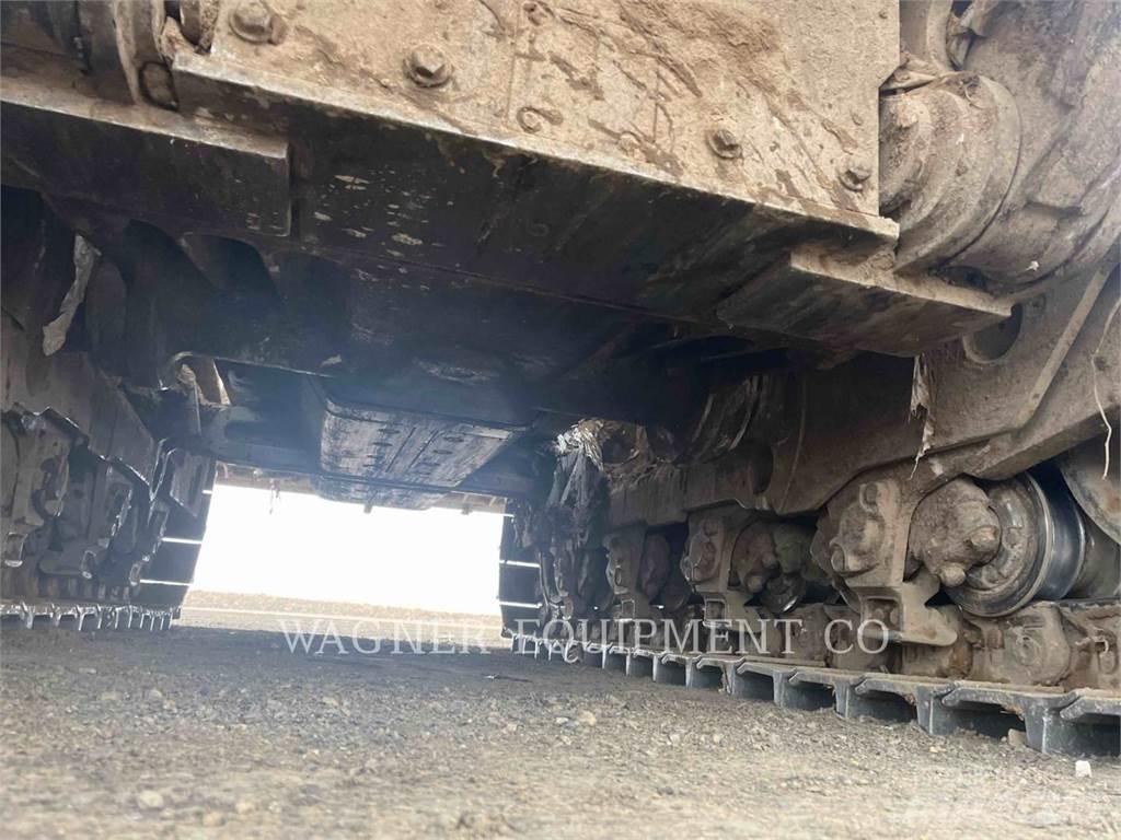 CAT D8T Buldožeri guseničari