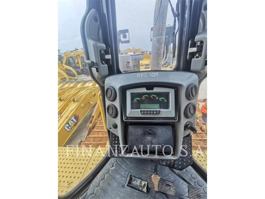 CAT D8T Buldožeri guseničari