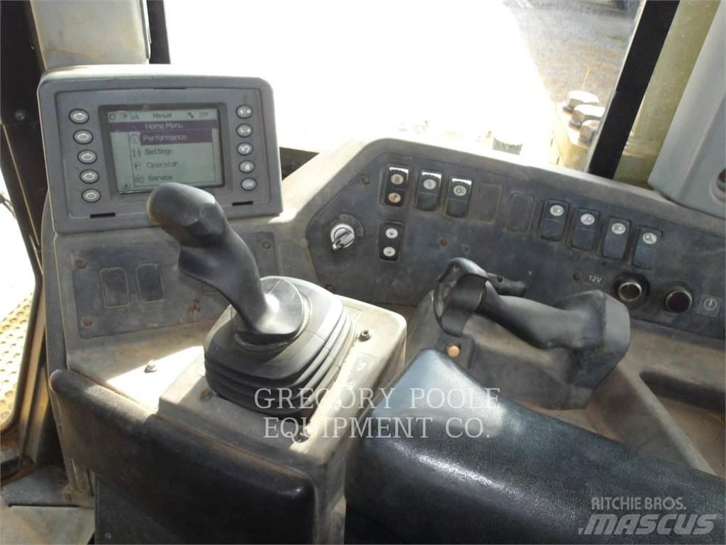 CAT D8T Buldožeri guseničari