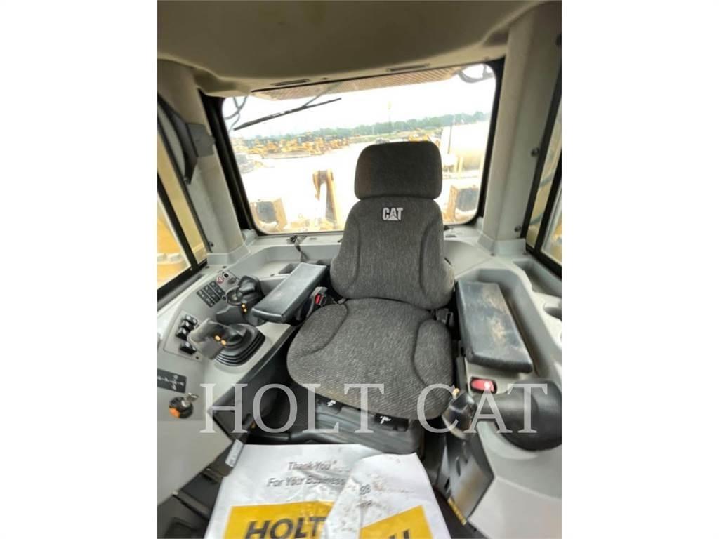 CAT D8T Buldožeri guseničari