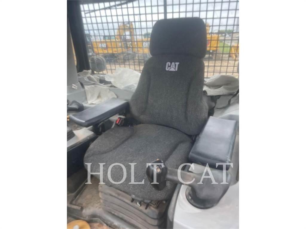 CAT D8T Buldožeri guseničari