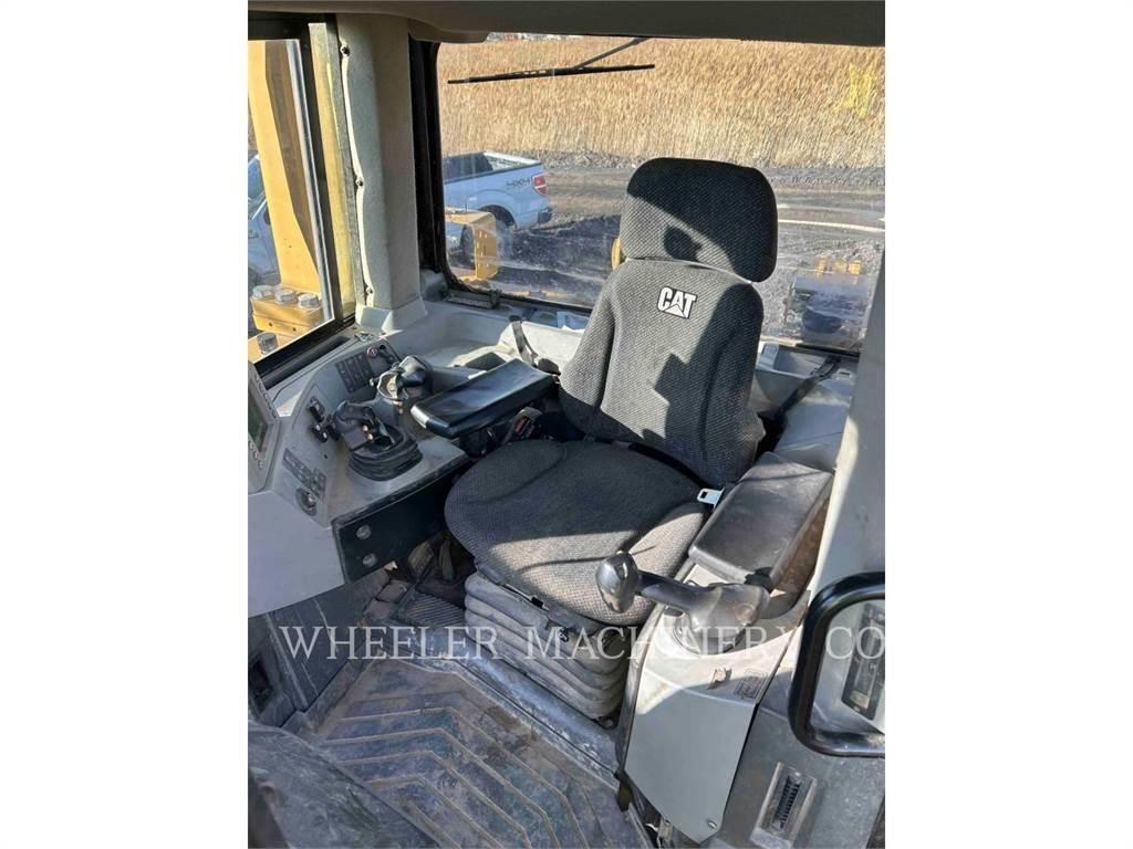 CAT D8T SU Buldožeri guseničari