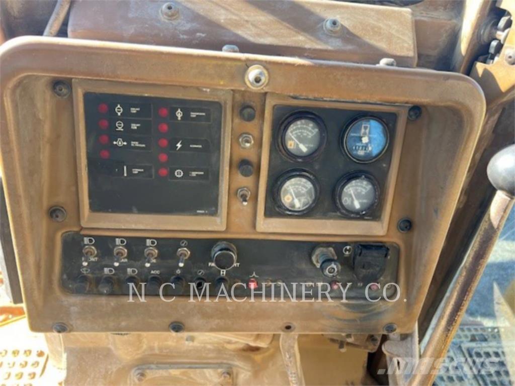 CAT D9N Buldožeri guseničari