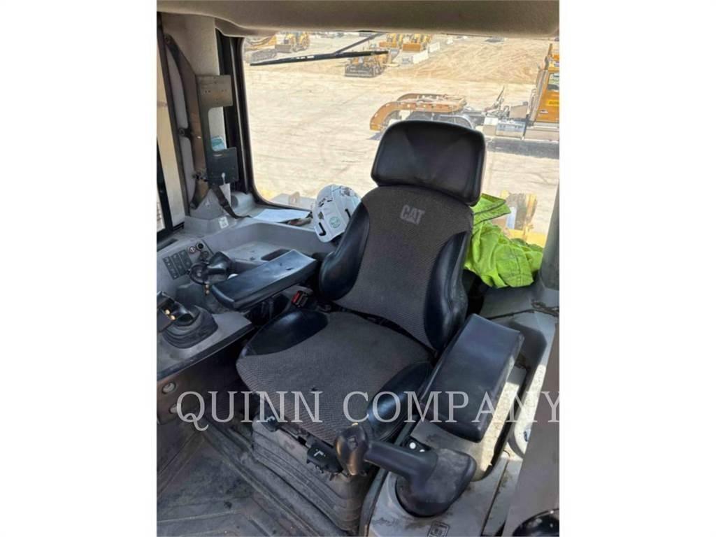 CAT D9T Buldožeri guseničari