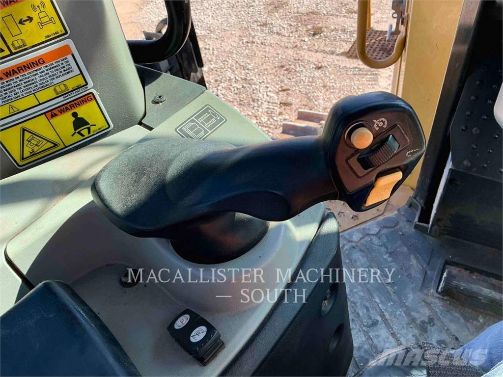 CAT D9T Buldožeri guseničari