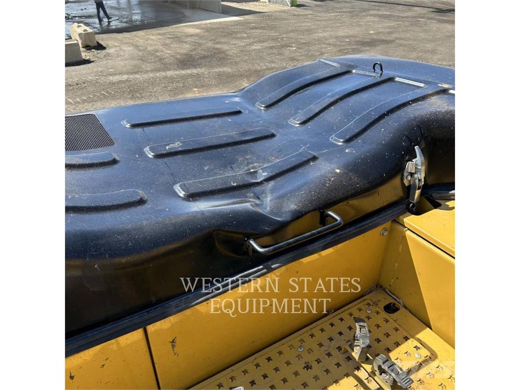 CAT FM538 Šumarski traktori