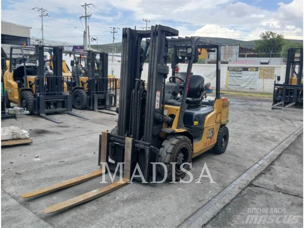 CAT LIFT TRUCKS DP30NM Dizelski viljuškari